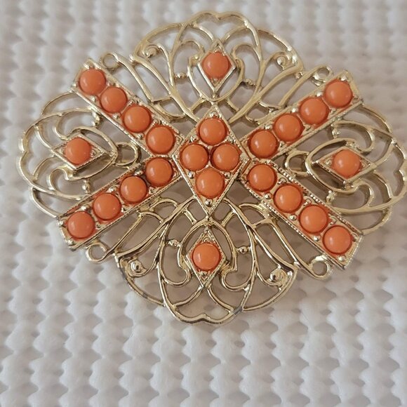 Sarah Coventry Signed Gold Tone Filgree Orange Cabochon Bead Oval Pin Brooch - Picture 2 of 5